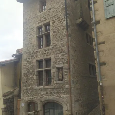 2 Pieces Aux Pieds De La Cathedrale Dans Logis Du 15eme Siecle *